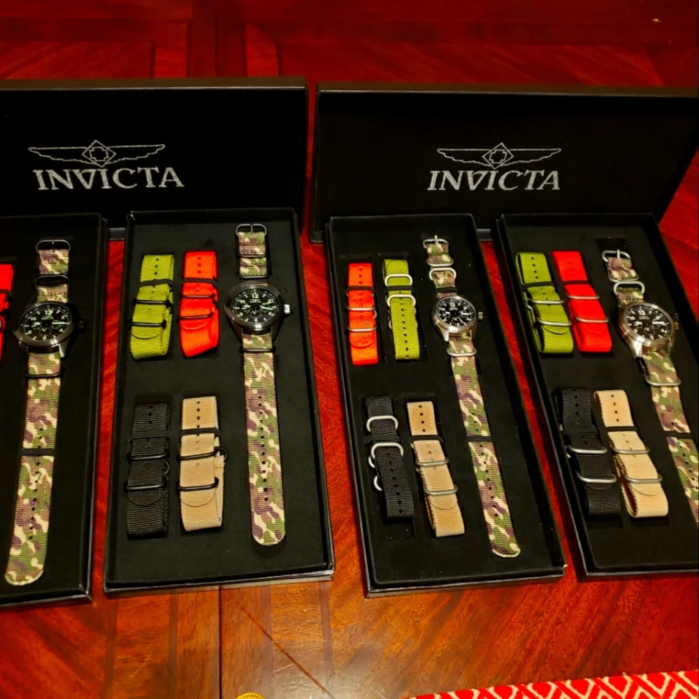 Invicta camoflage watch set with new battery.